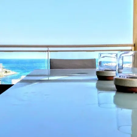 Luxury With A Mesmerizing View アパート マルサスカーラ