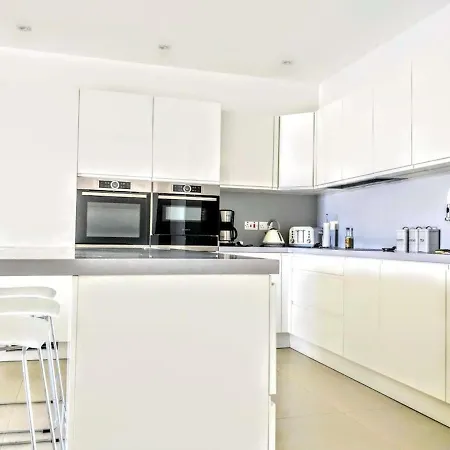 Luxury With A Mesmerizing View アパート *