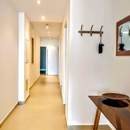Luxury With A Mesmerizing View Apartment